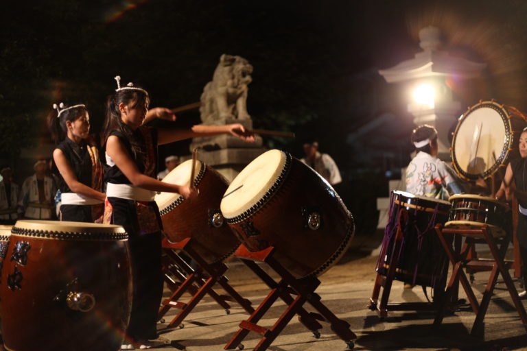 白蛇伝説と和太鼓の桑野神社 - 白蛇の加護と太鼓の鼓動が織りなす